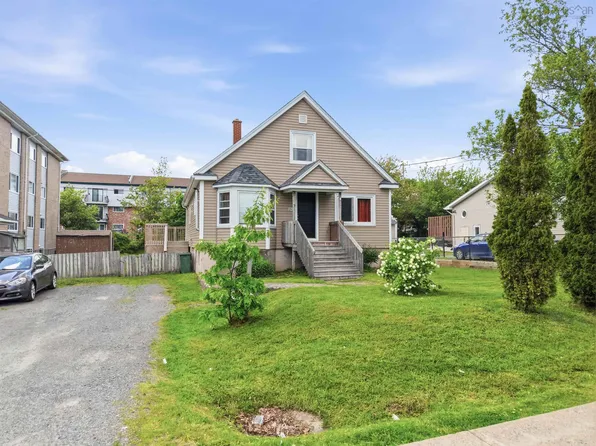 20 Sylvia Ave, Halifax, NS B3R 1J9