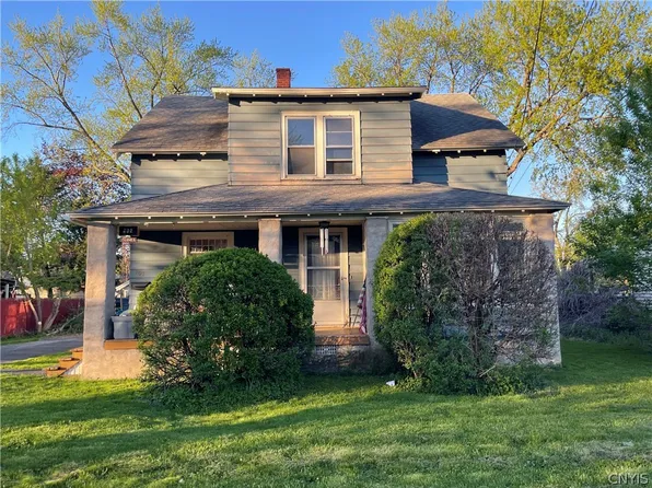 202 Ridge Ave, Liverpool, NY 13088