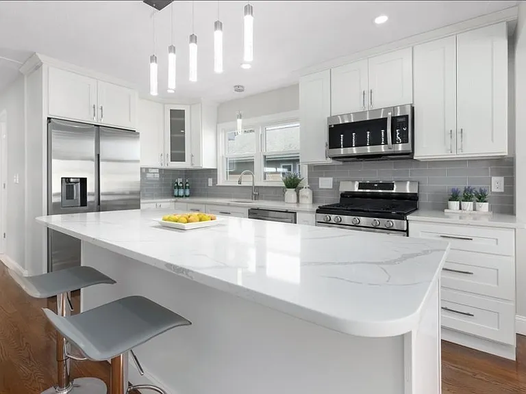 121 1st St #119 — Photo 1