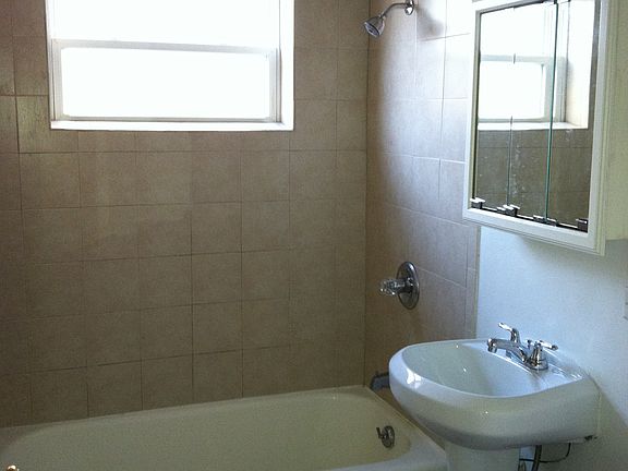 3rd image of 739 Garfield St APT 2