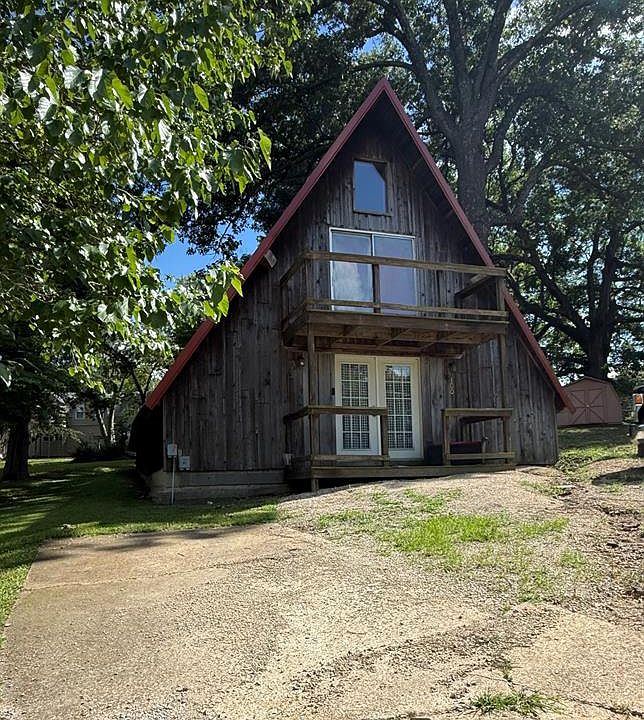 1st image of 100 E Bloomfield Ave