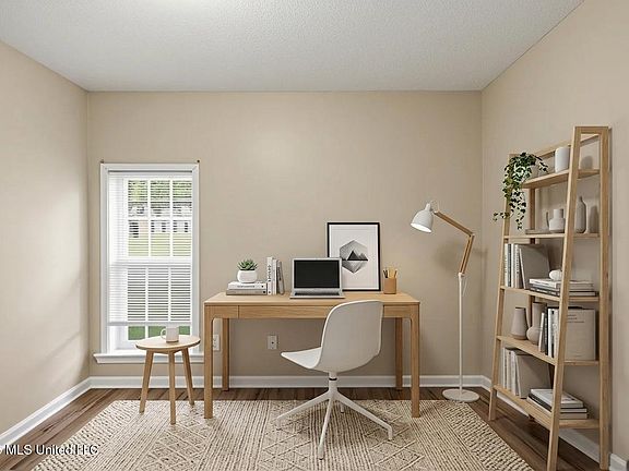 4th image of 3135 Forest Glen Dr