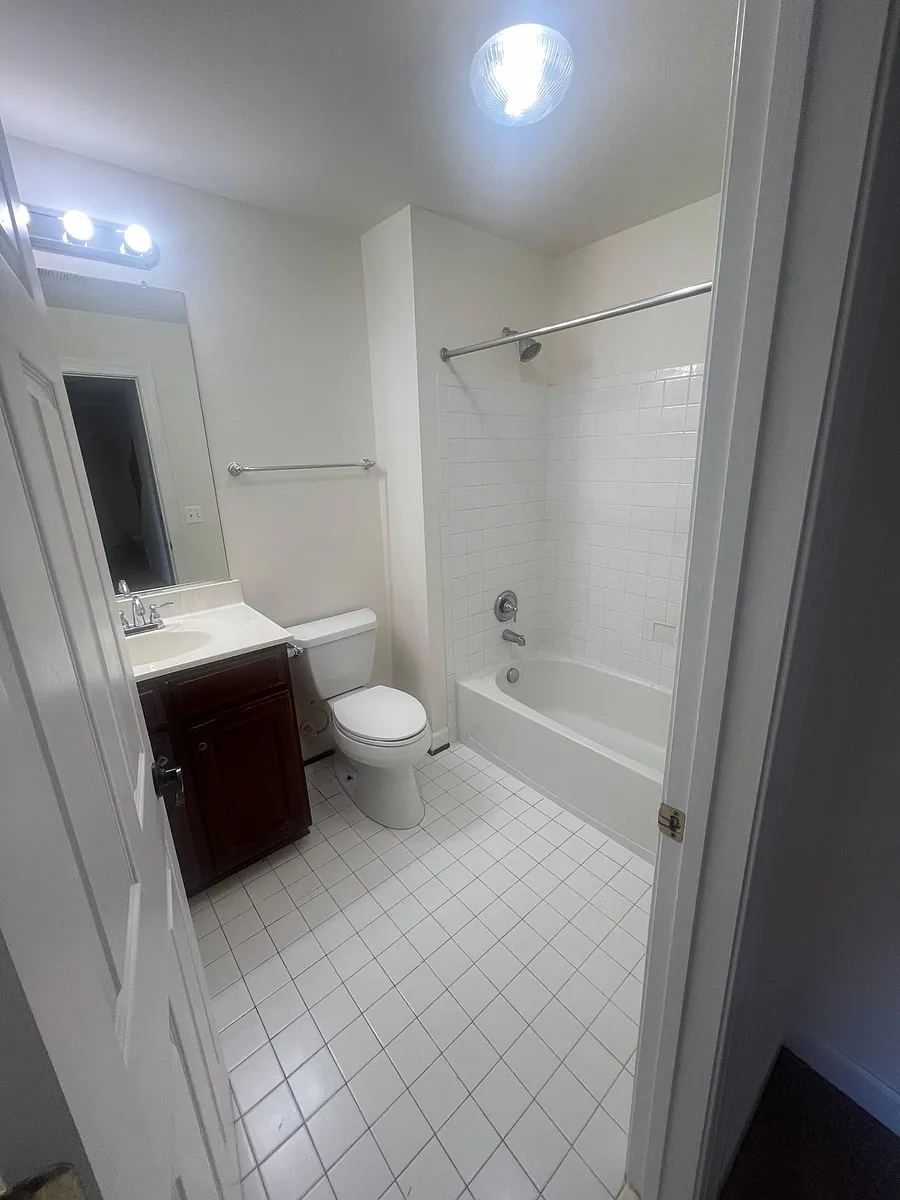 Building Photo - 13645 Venturi Ln
