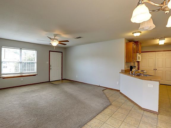 3rd image of 4206 & 4208 Magnolia St