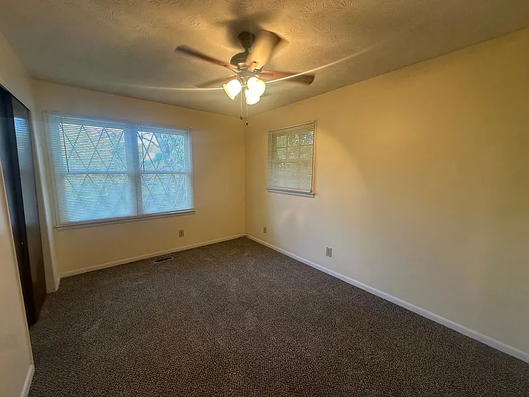 6235 Cane Creek Cir — Photo 19