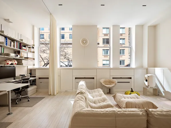 125 East 12th Street 2G image 2 of 10
