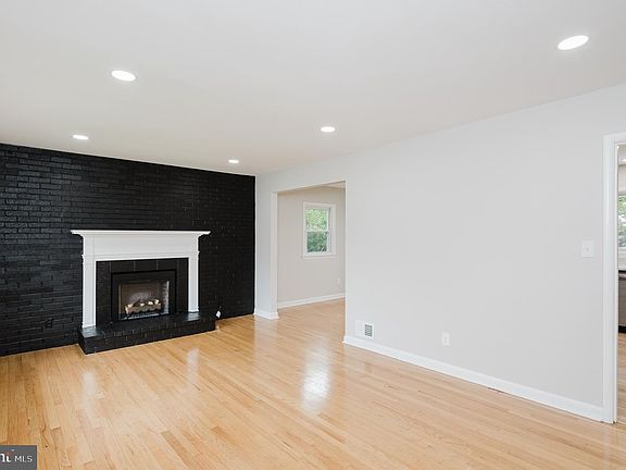 2nd image of 363 Catherine St
