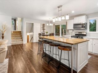 15990 Heath Ct, Apple Valley, MN 55124