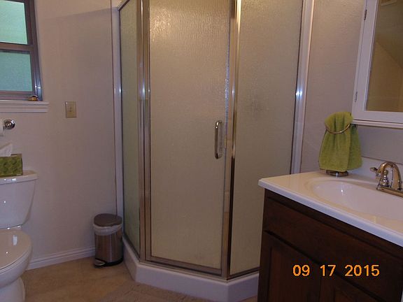 5th image of 635 Holly St