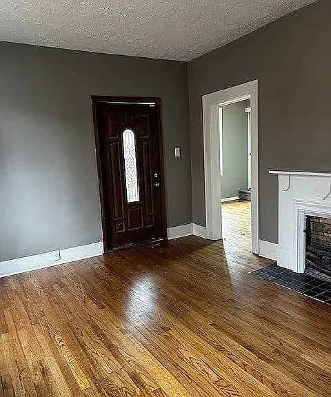240 Arch St — Photo 5