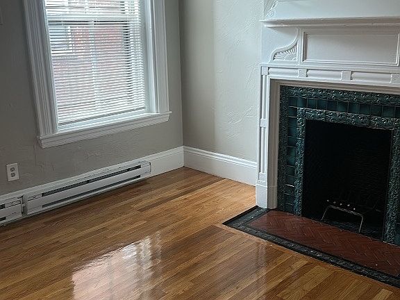 2nd image of 48 Hereford St #9