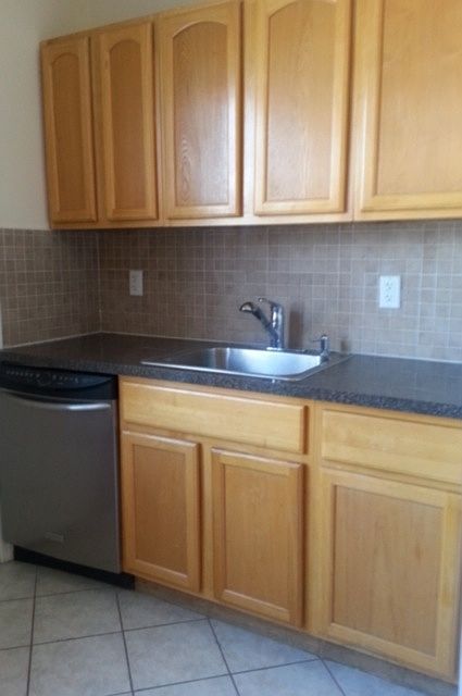 2nd image of 513 Meeker Ave #3