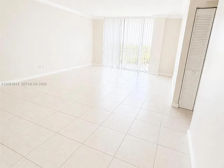 2020 NE 135th St #710 — Photo 6