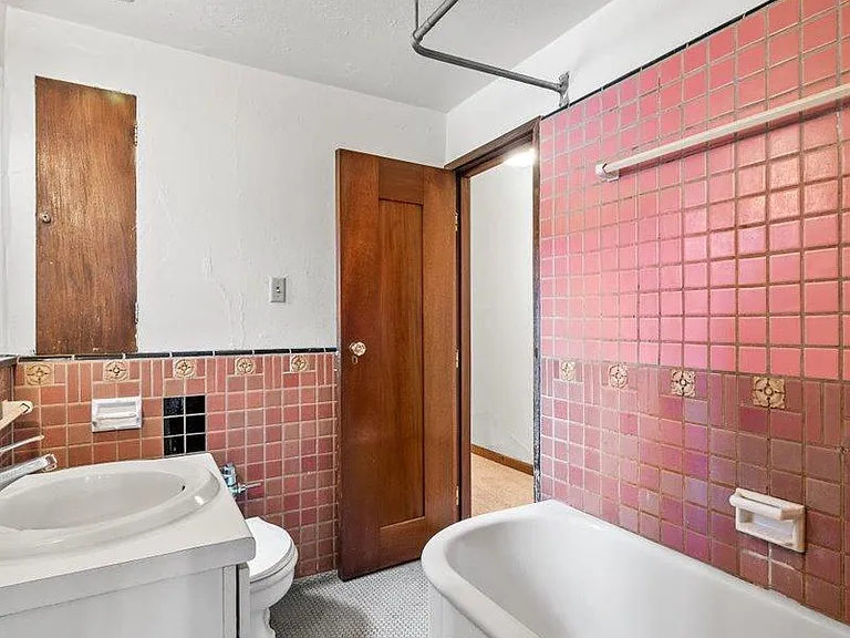 340 S Highland Ave #2B — Photo 16
