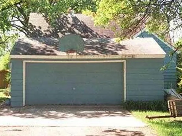 3077 Spring Creek Dr, New Brighton, MN 55112