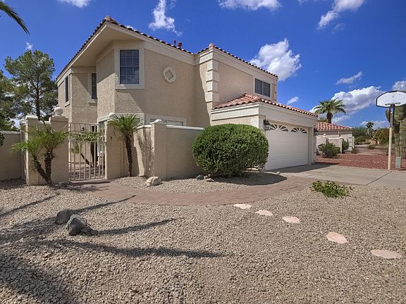 3rd image of 3401 E Woodland Dr