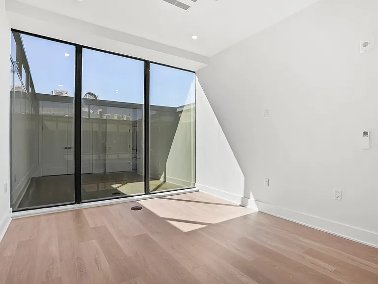 460 Summer — Photo 14