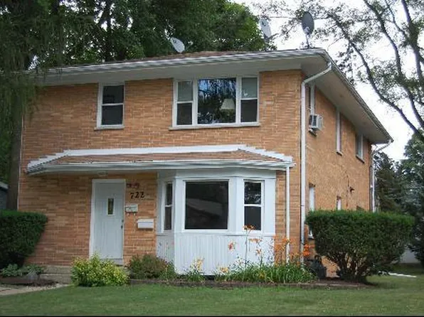 722 N Center St, Naperville, IL 60563