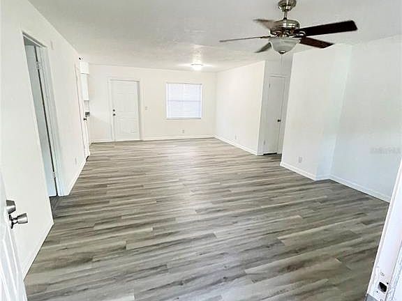 3rd image of 2860 NE 43rd Pl