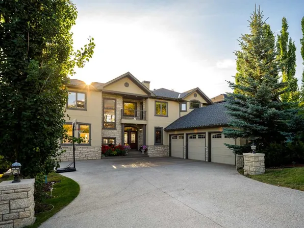 3221 E 77th St SW, Calgary, AB T3H 5M1