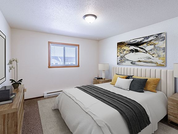 Fargo, ND Plumtree Apartments | Bedroom