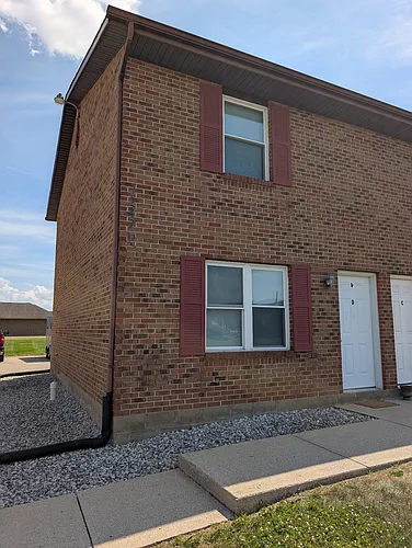 1550 Hawk Cir #D Photo 1 1550 Hawk Cir #D Photo 1