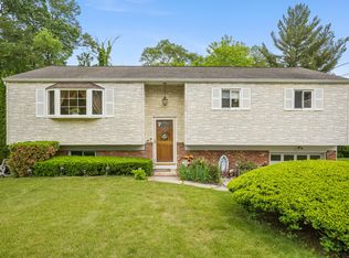 15 Amherst Pl, Stamford, CT 06902