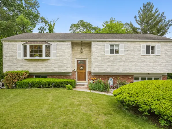 15 Amherst Place, Stamford, CT 06902