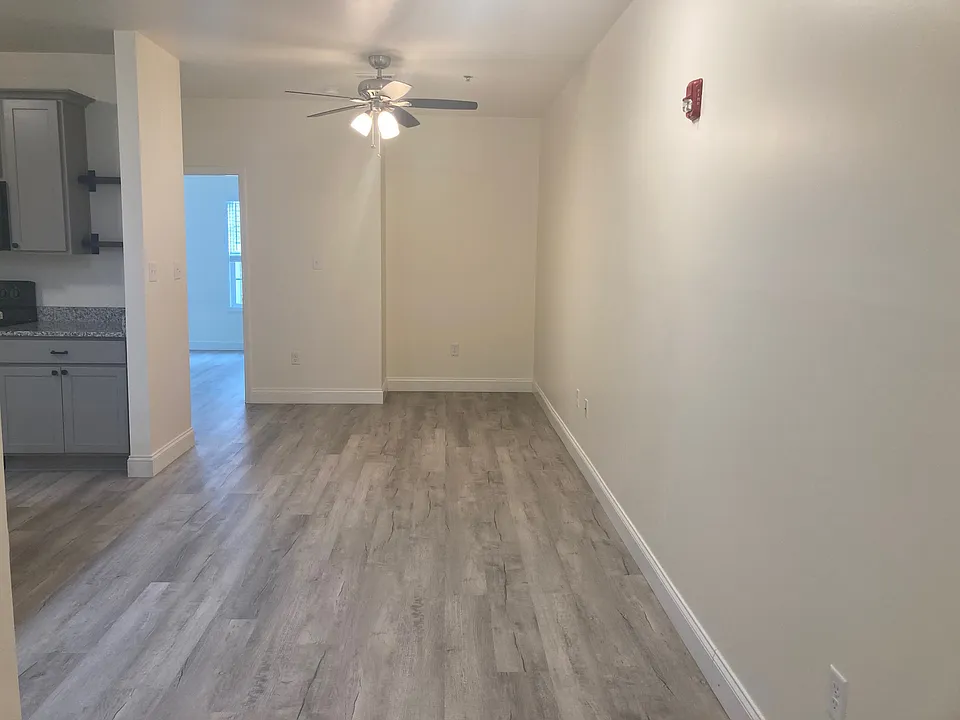 1844 Collegewood Dr #501