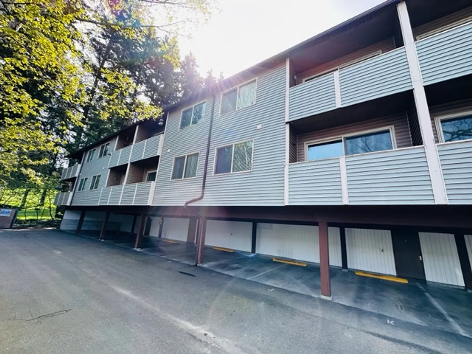 Evergreen Place Apartments — Photo 3