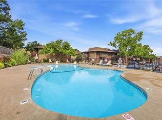 441 W 104th St APT D, Kansas City, MO 64114