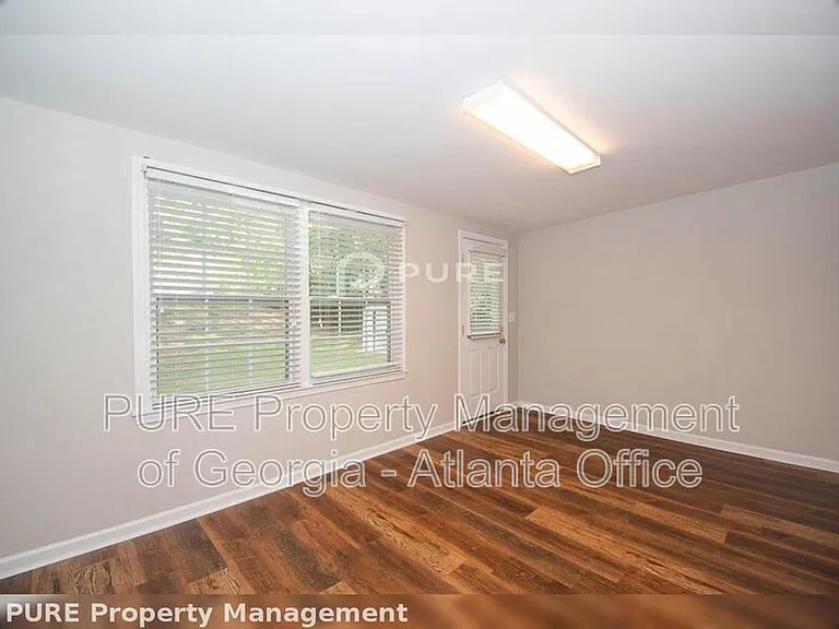 439 Chester St SE — Photo 15