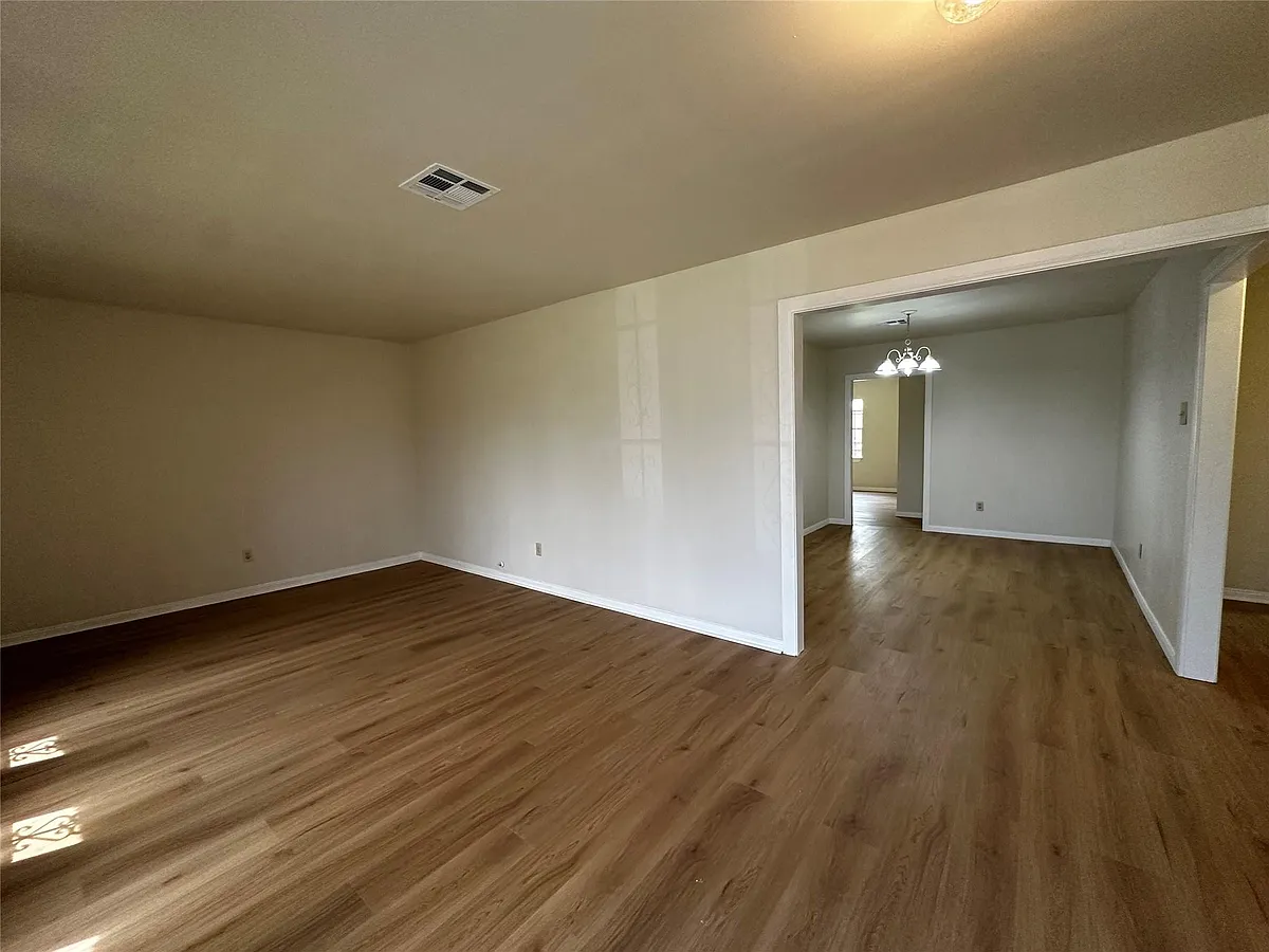 Building Photo - 6023 Belarbor St