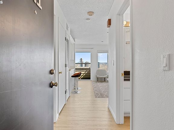 2nd image of 3515 SW Barbur Blvd APT R1