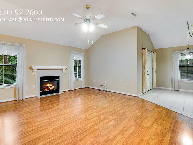 366 Bay Tree Dr — Photo 3