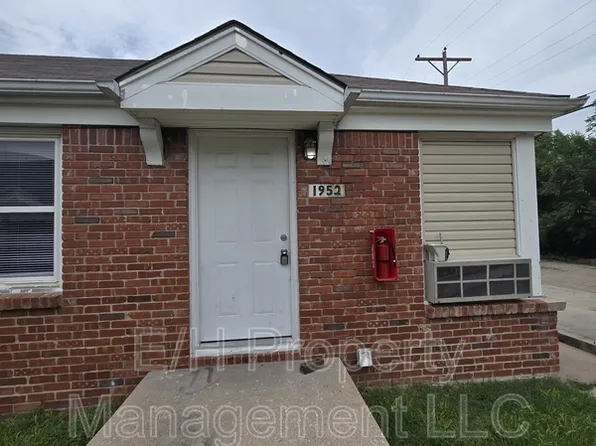1952 S Hiram Ave, Wichita, KS 67213