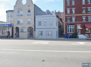 902 River Rd APT 1, Edgewater, NJ 07020