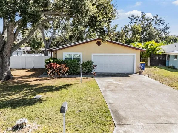 10502 Orange Blossom Ln, Seminole, FL 33772