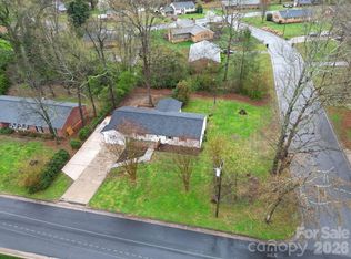 908 Woodside Dr, Kings Mountain, NC 28086