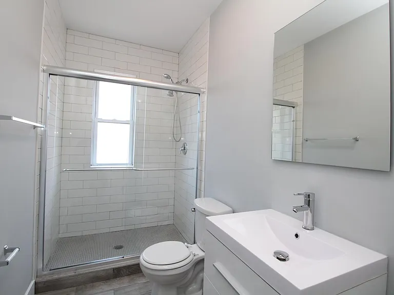 2128 N Sawyer Ave #2E — Photo 5