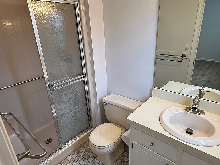 1 Barrington Dr #B — Photo 17