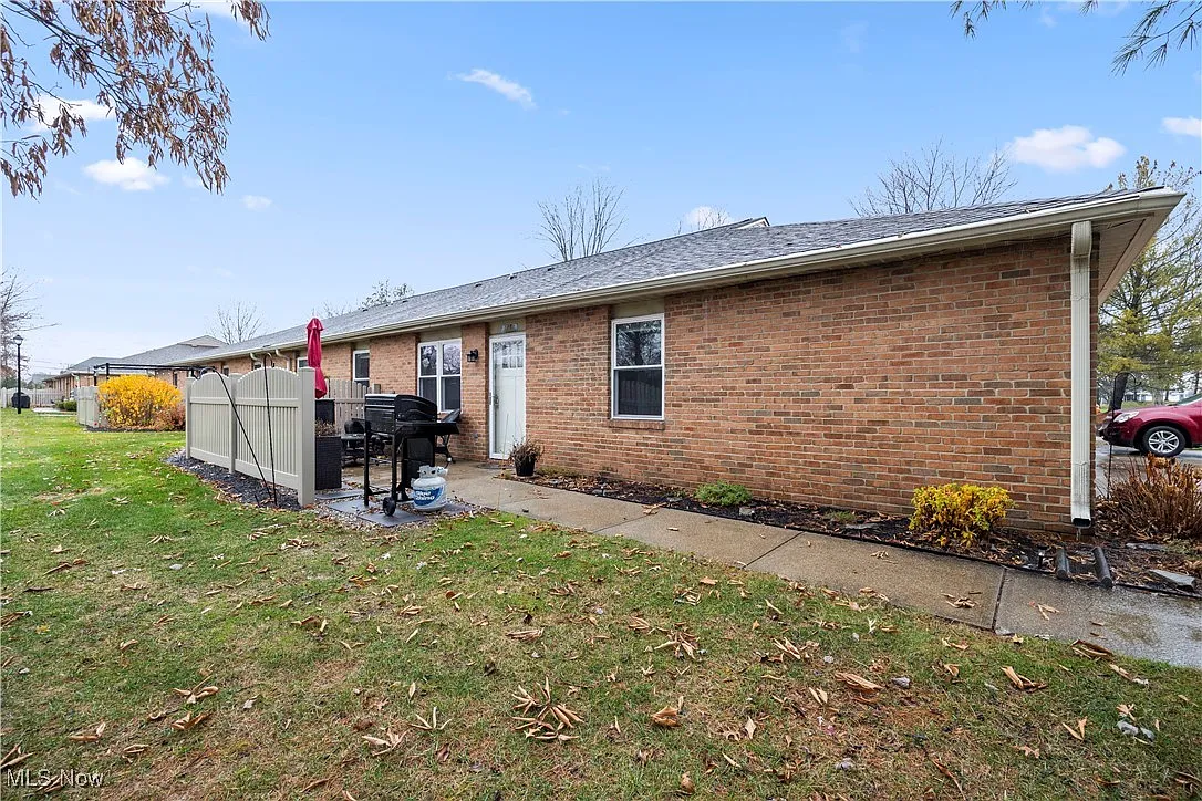 35873 Westminister Ave photo 1