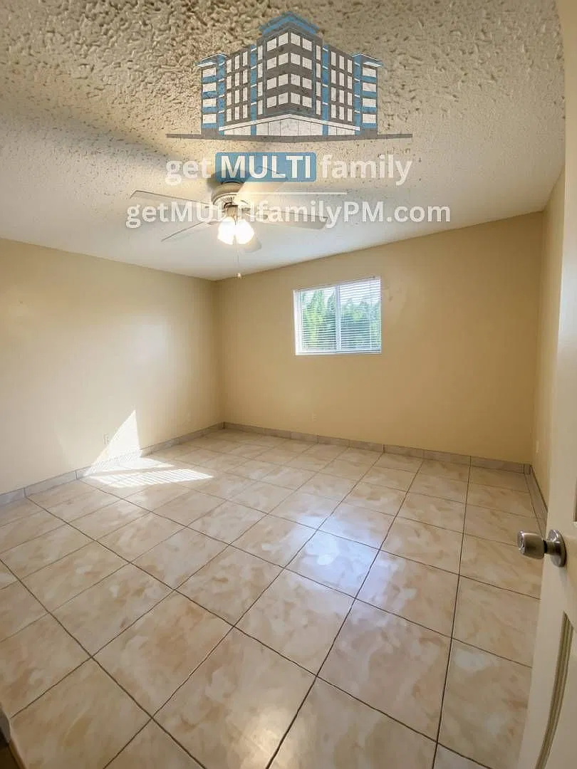 2 bed, 1.0 bath, 835 sqft, $900 — Photo 4