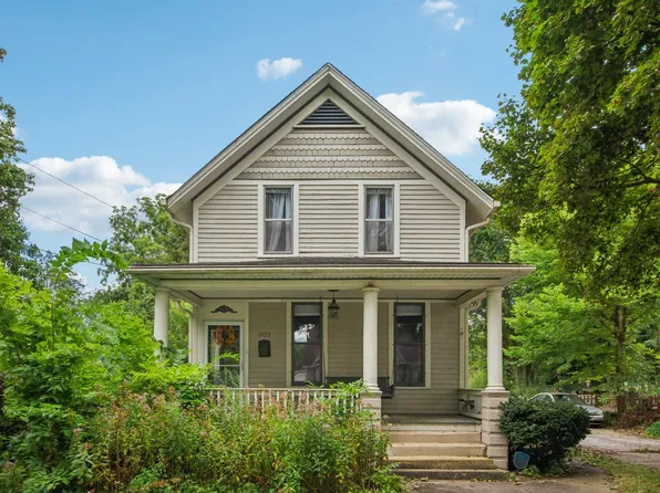 1033 Center St, Elgin, IL 60120