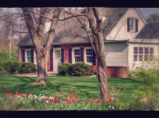 14820 Froedtert Dr, Elm Grove, WI 53122