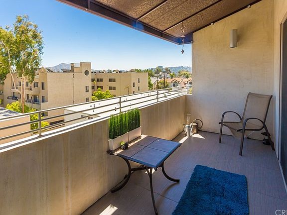 2nd image of 5016 Bakman Ave #411