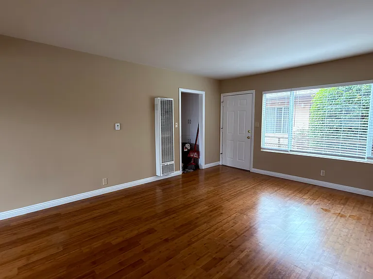 641 Ocean Park Blvd #5 — Photo 4