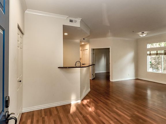 5th image of 2162 Newport Way NW