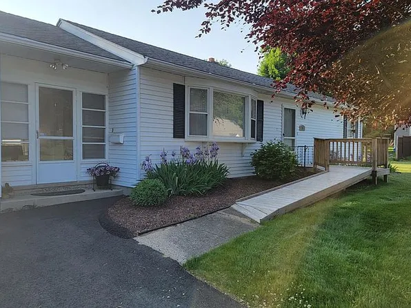 71 Avenue C, Beacon Falls, CT 06403