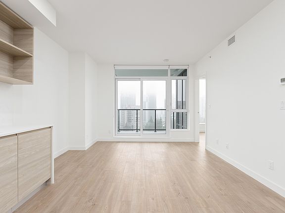 5th image of 595 Austin Ave #1507